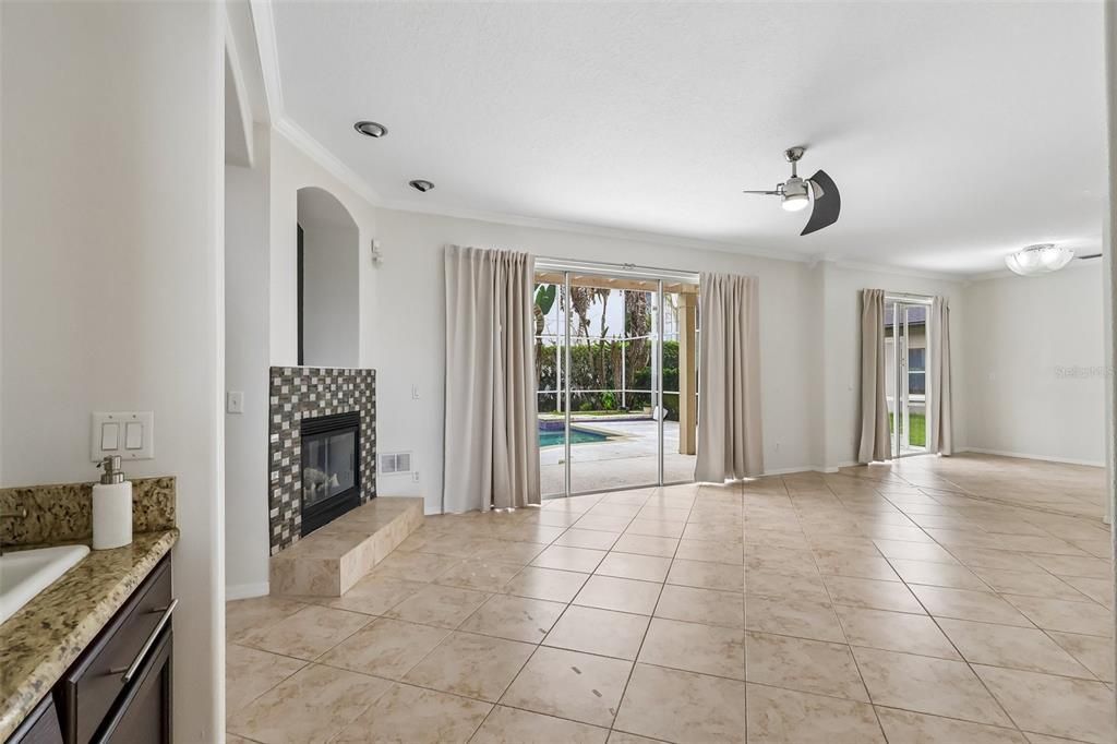 For Rent: $4,500 (5 beds, 4 baths, 4059 Square Feet)