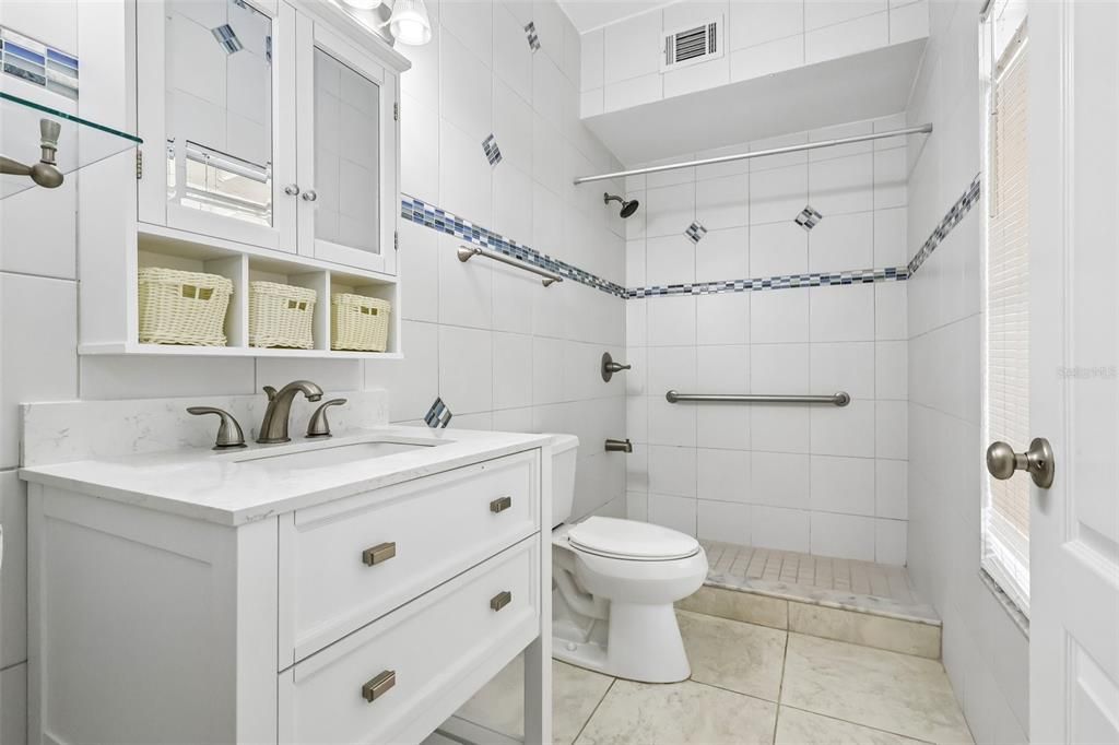 For Rent: $4,500 (5 beds, 4 baths, 4059 Square Feet)