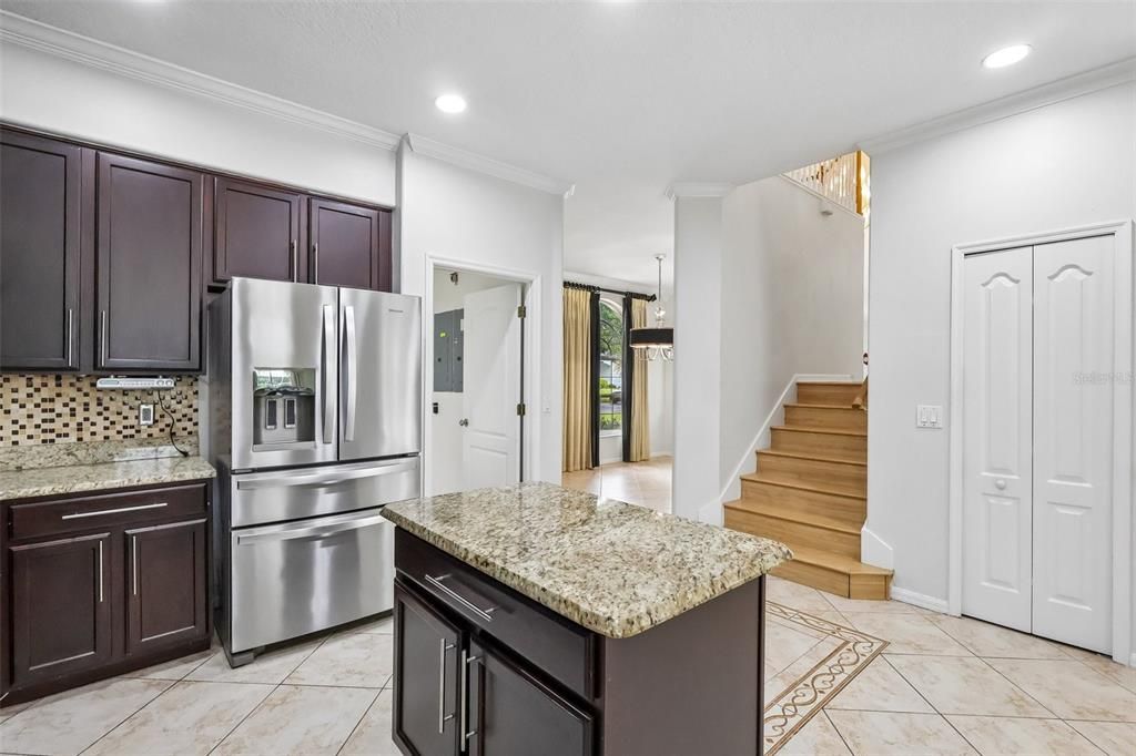 For Rent: $4,500 (5 beds, 4 baths, 4059 Square Feet)