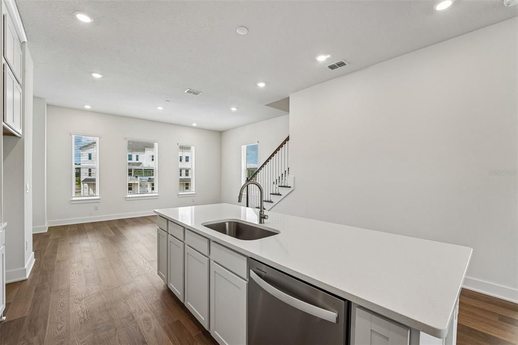 En Venta: $539,990 (3 camas, 3 baños, 2478 Pies cuadrados)