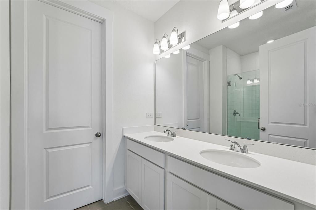 En Venta: $539,990 (3 camas, 3 baños, 2478 Pies cuadrados)