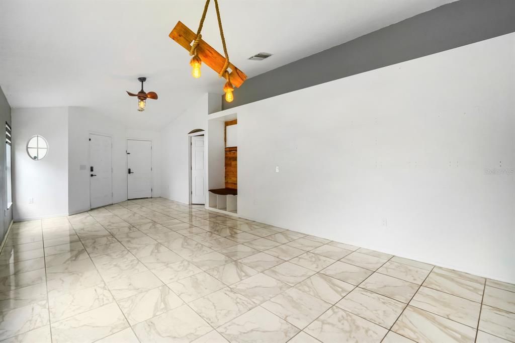 На продажу: $360,000 (3 спален, 2 ванн, 1296 Квадратных фут)