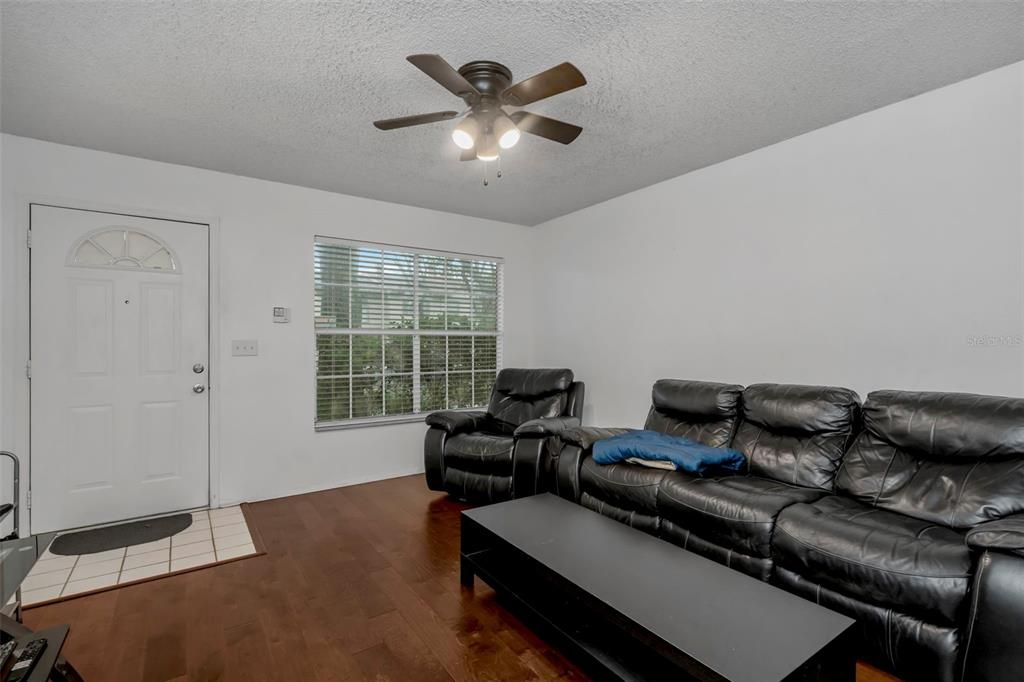 For Sale: $209,000 (3 beds, 2 baths, 1288 Square Feet)