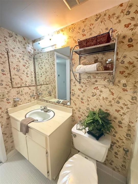 For Sale: $164,900 (2 beds, 2 baths, 986 Square Feet)