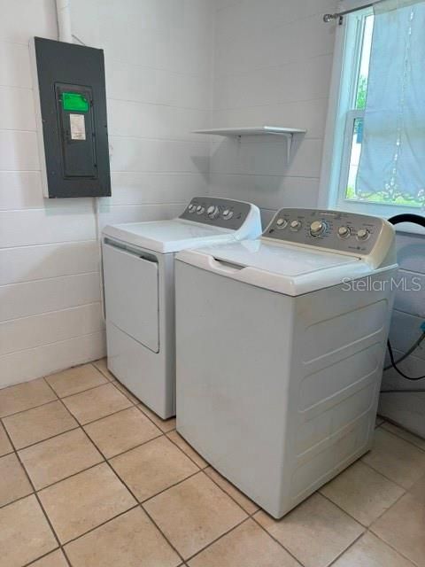 В аренду: $1,900 (3 спален, 2 ванн, 1275 Квадратных фут)