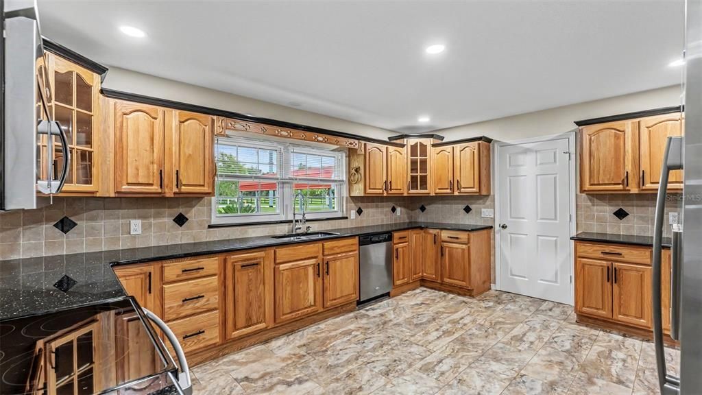На продажу: $479,900 (3 спален, 2 ванн, 2122 Квадратных фут)
