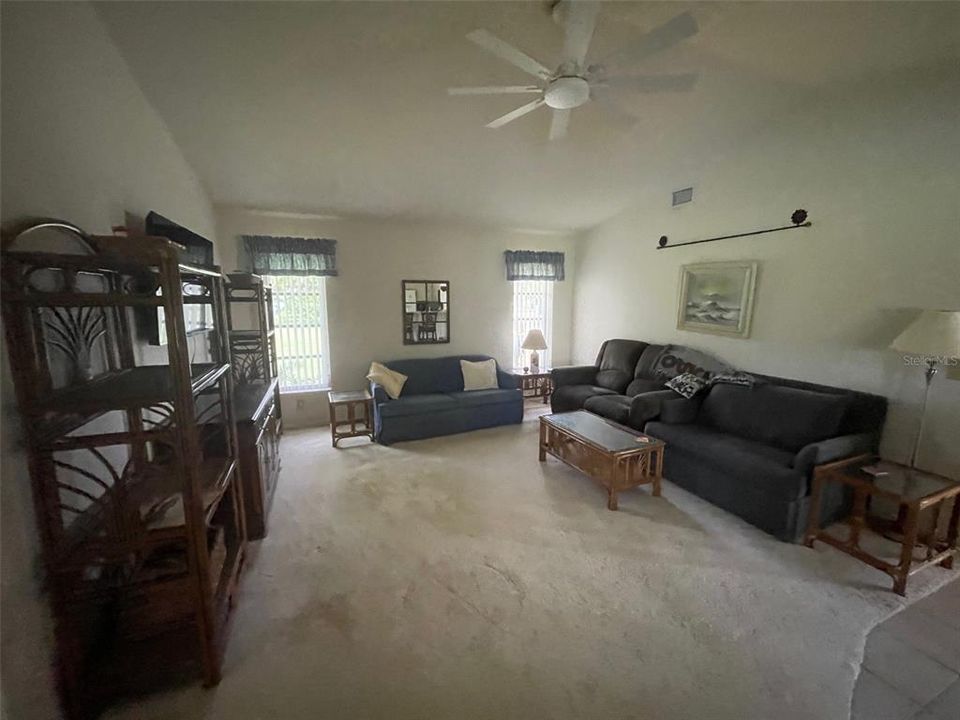 For Rent: $2,900 (3 beds, 2 baths, 2228 Square Feet)