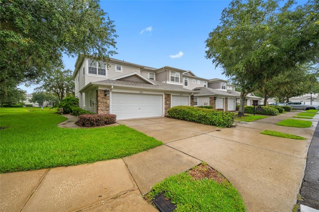 For Sale: $320,000 (3 beds, 2 baths, 1587 Square Feet)