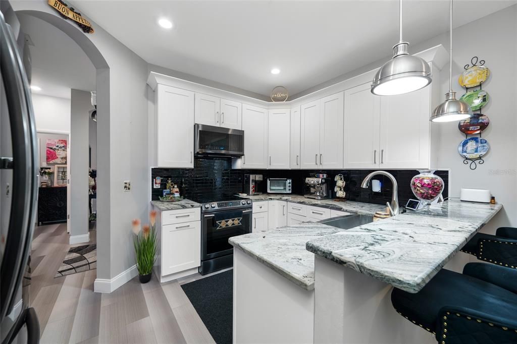 For Sale: $320,000 (3 beds, 2 baths, 1587 Square Feet)