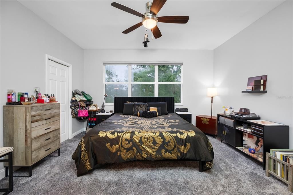 For Sale: $320,000 (3 beds, 2 baths, 1587 Square Feet)