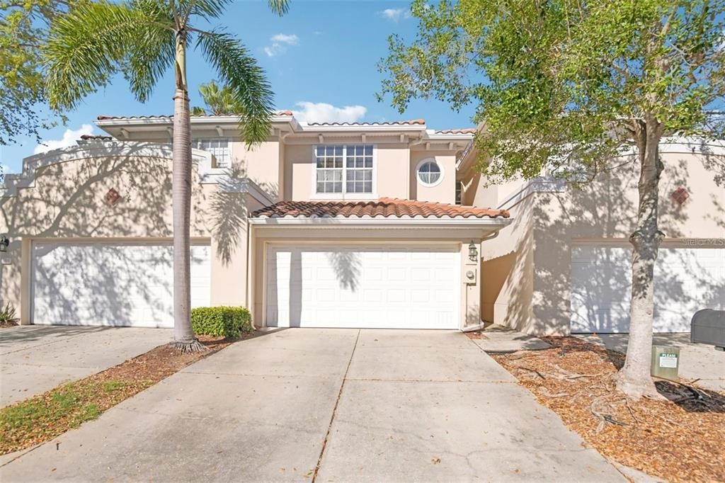 For Rent: $3,500 (3 beds, 2 baths, 1990 Square Feet)