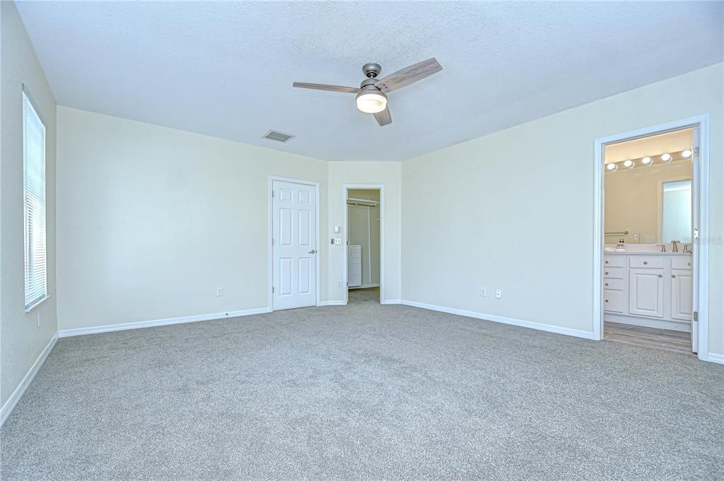 Active With Contract: $5,000 (3 beds, 2 baths, 1644 Square Feet)