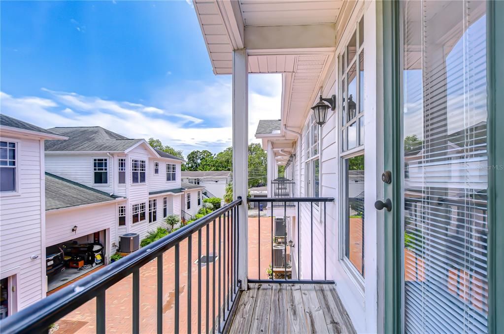 Active With Contract: $5,000 (3 beds, 2 baths, 1644 Square Feet)