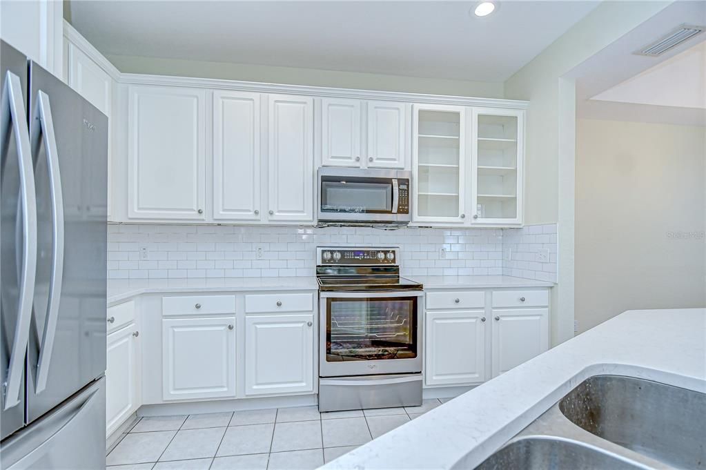 Active With Contract: $5,000 (3 beds, 2 baths, 1644 Square Feet)
