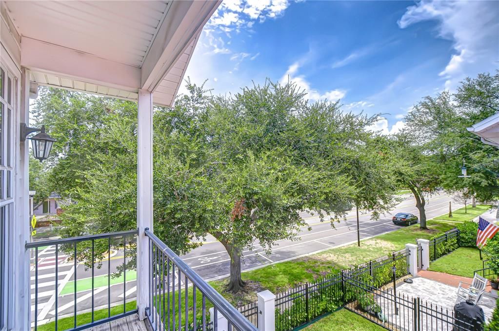 Active With Contract: $5,000 (3 beds, 2 baths, 1644 Square Feet)