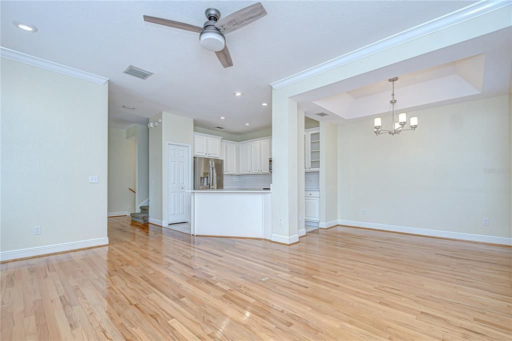 Active With Contract: $5,000 (3 beds, 2 baths, 1644 Square Feet)