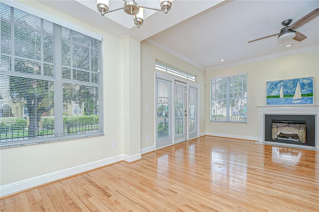 Active With Contract: $5,000 (3 beds, 2 baths, 1644 Square Feet)
