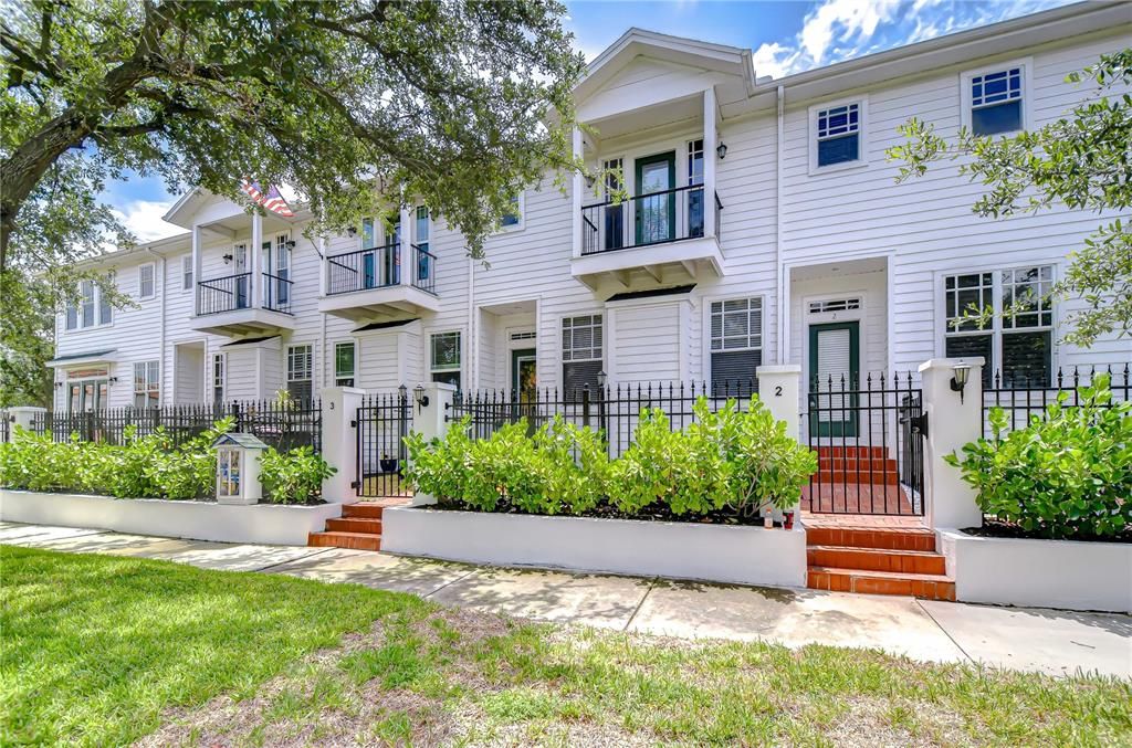 Active With Contract: $5,000 (3 beds, 2 baths, 1644 Square Feet)