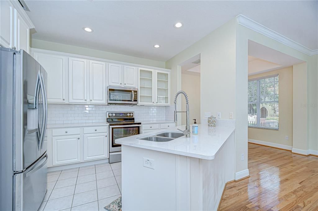 Active With Contract: $5,000 (3 beds, 2 baths, 1644 Square Feet)