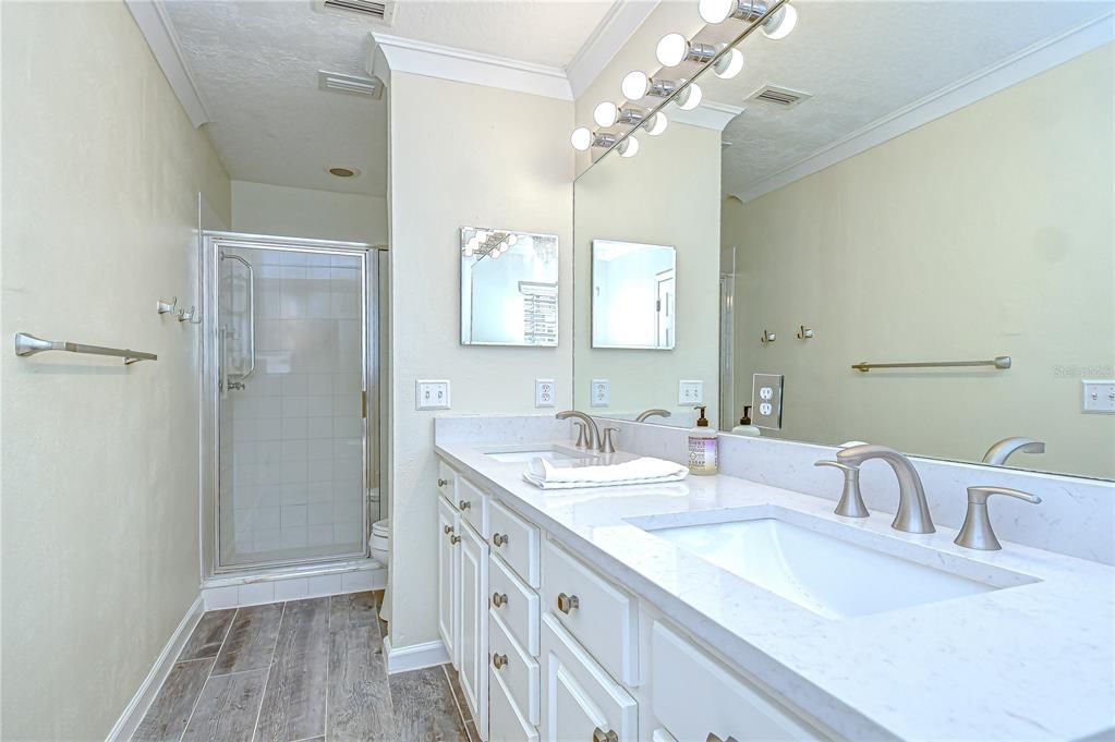 Active With Contract: $5,000 (3 beds, 2 baths, 1644 Square Feet)