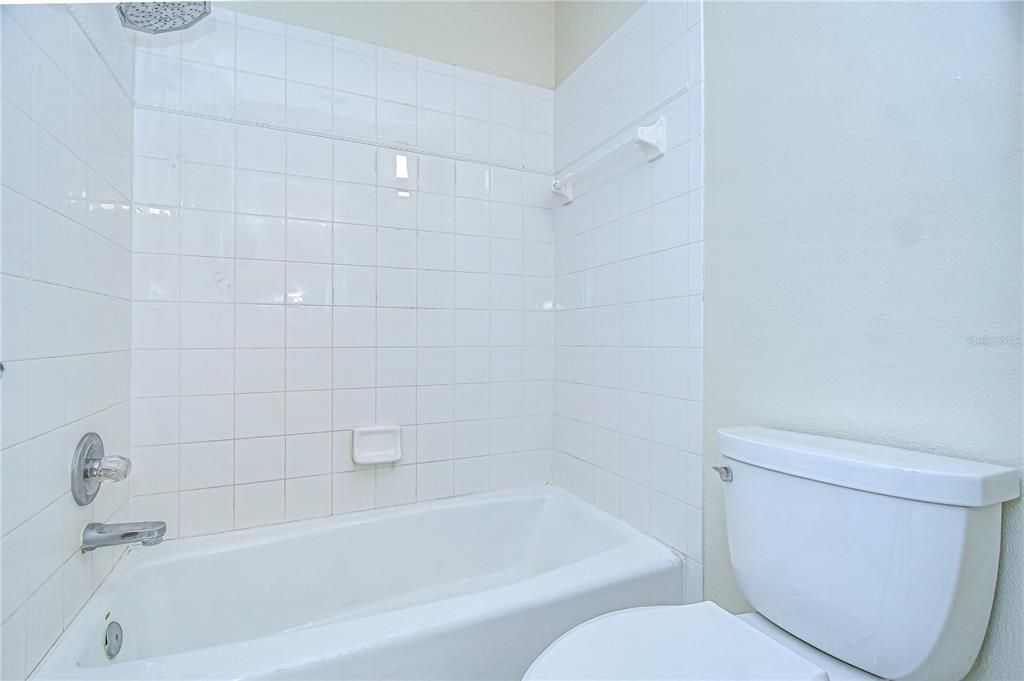 Active With Contract: $5,000 (3 beds, 2 baths, 1644 Square Feet)
