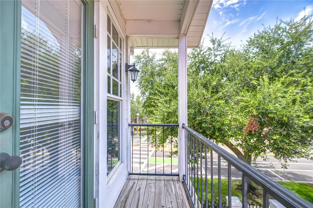Active With Contract: $5,000 (3 beds, 2 baths, 1644 Square Feet)