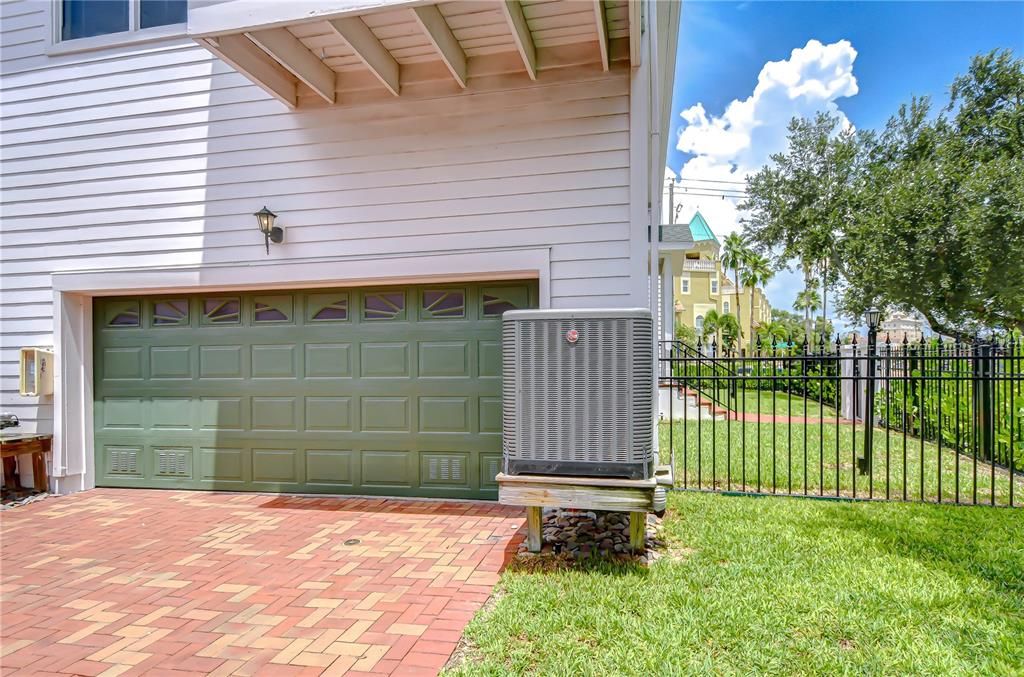 Active With Contract: $5,000 (3 beds, 2 baths, 1644 Square Feet)