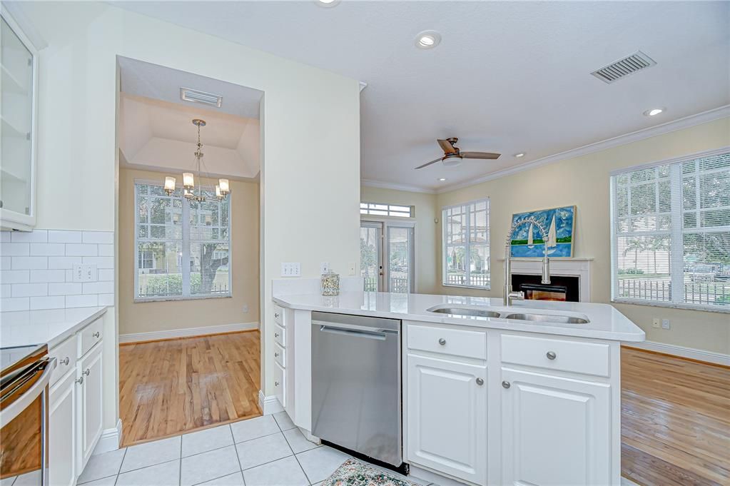 Active With Contract: $5,000 (3 beds, 2 baths, 1644 Square Feet)