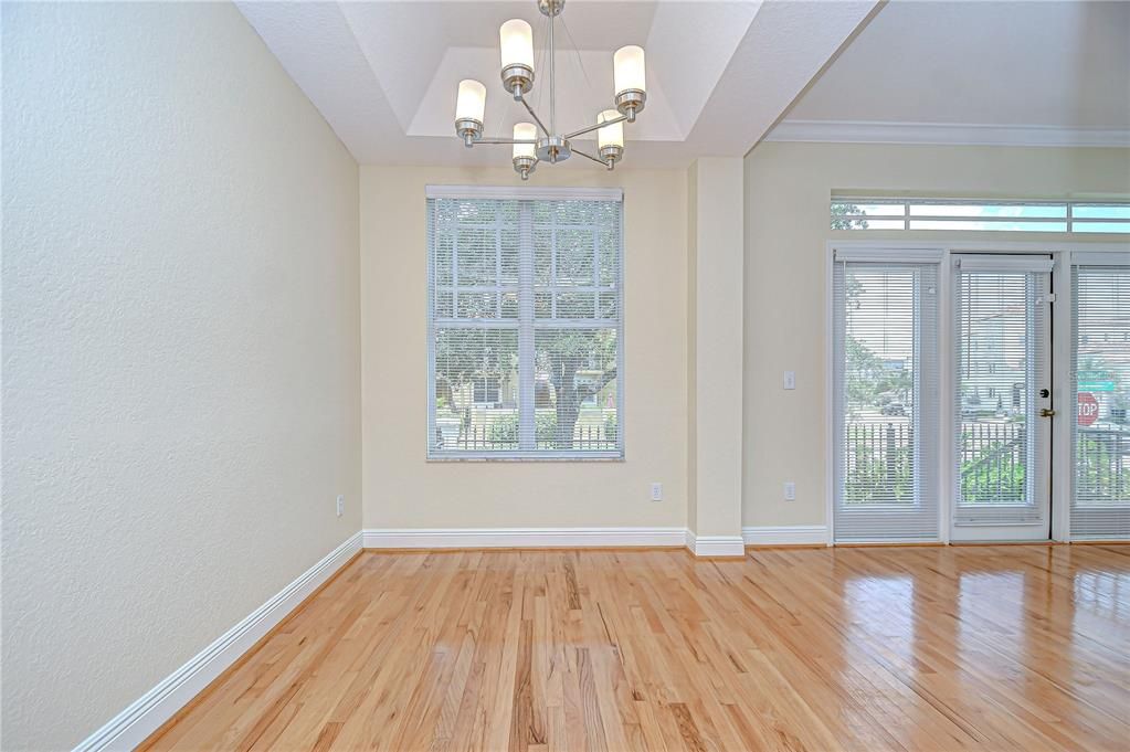 Active With Contract: $5,000 (3 beds, 2 baths, 1644 Square Feet)