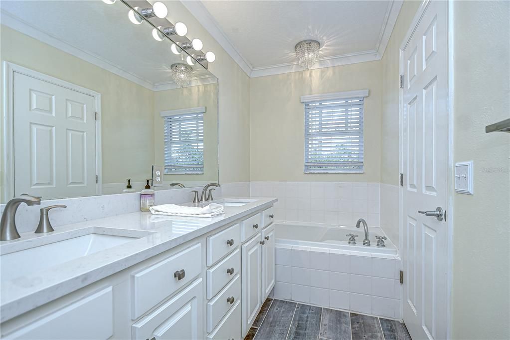 Active With Contract: $5,000 (3 beds, 2 baths, 1644 Square Feet)