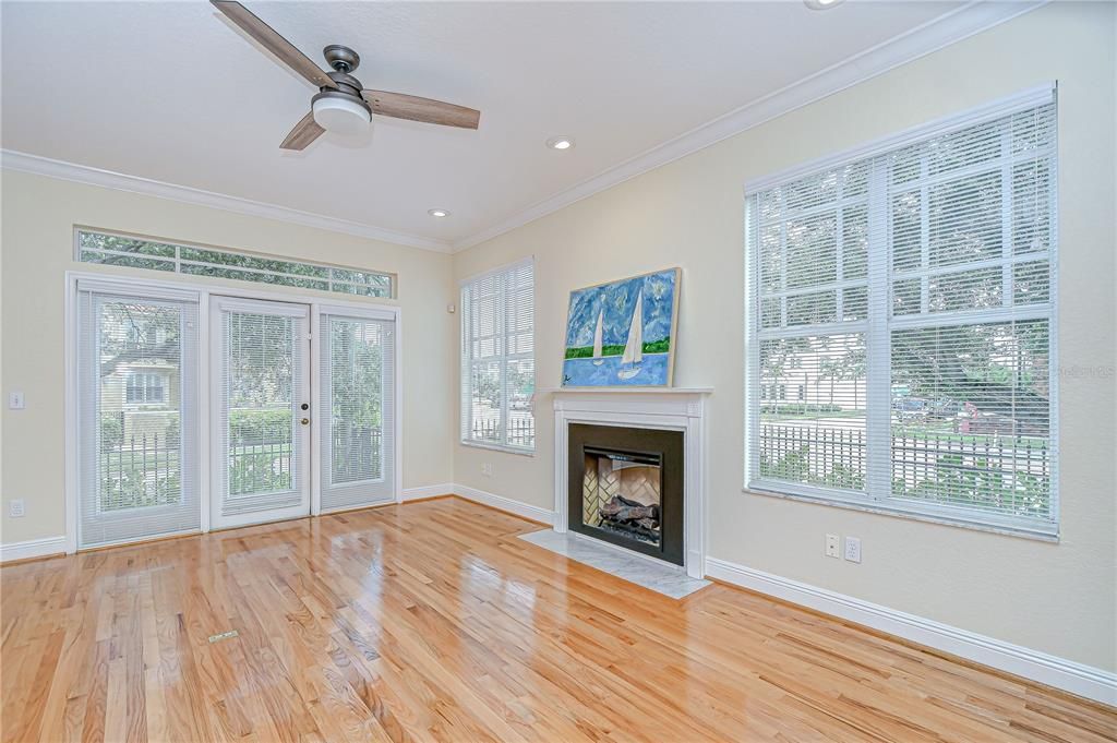 Active With Contract: $5,000 (3 beds, 2 baths, 1644 Square Feet)