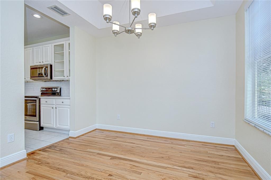 Active With Contract: $5,000 (3 beds, 2 baths, 1644 Square Feet)