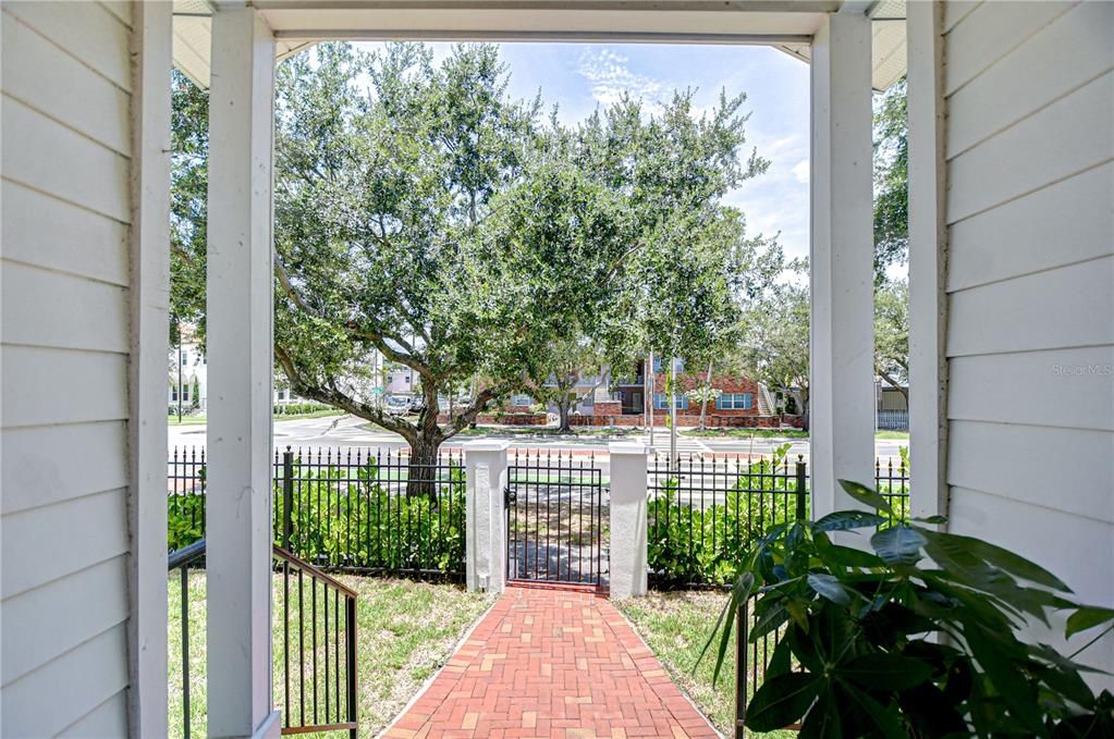 Active With Contract: $5,000 (3 beds, 2 baths, 1644 Square Feet)