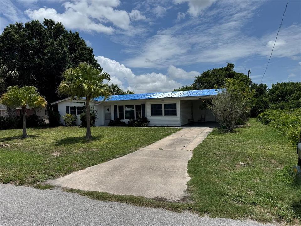 For Sale: $179,000 (2 beds, 1 baths, 1121 Square Feet)