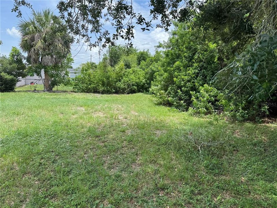 For Sale: $179,000 (2 beds, 1 baths, 1121 Square Feet)