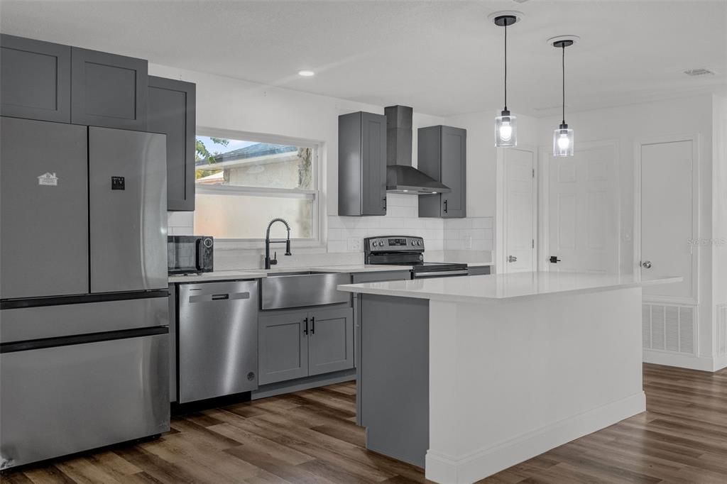 For Rent: $2,300 (3 beds, 2 baths, 1580 Square Feet)