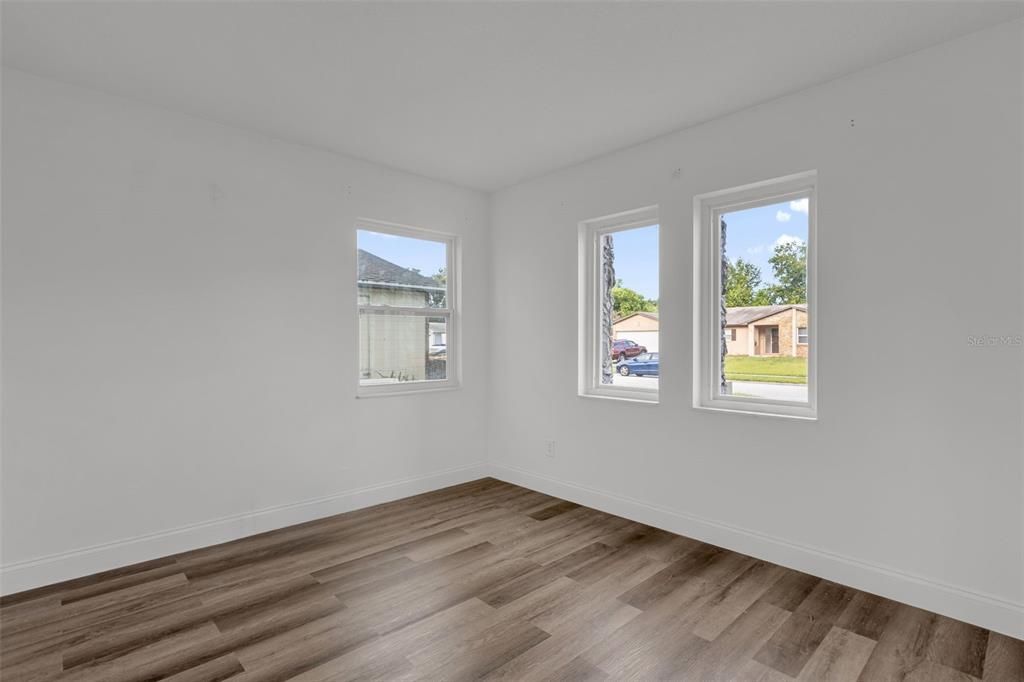 For Rent: $2,300 (3 beds, 2 baths, 1580 Square Feet)