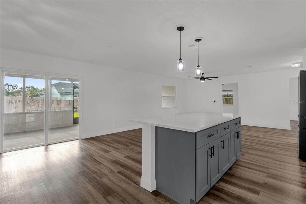 For Rent: $2,300 (3 beds, 2 baths, 1580 Square Feet)