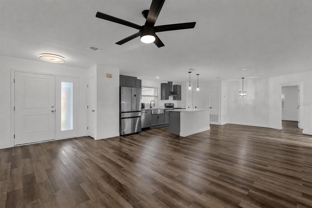 For Rent: $2,300 (3 beds, 2 baths, 1580 Square Feet)