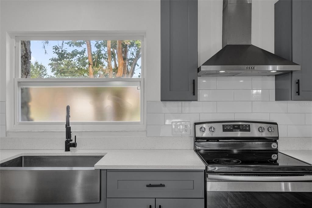 For Rent: $2,300 (3 beds, 2 baths, 1580 Square Feet)