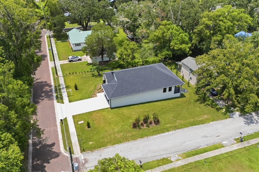 For Sale: $414,500 (3 beds, 2 baths, 1900 Square Feet)