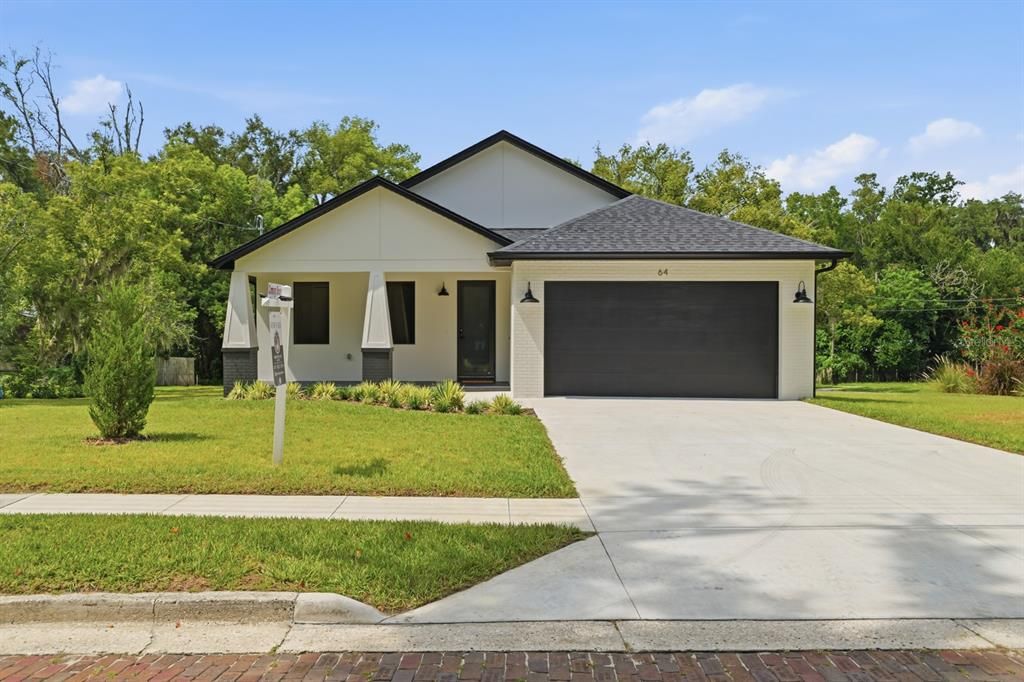 For Sale: $414,500 (3 beds, 2 baths, 1900 Square Feet)