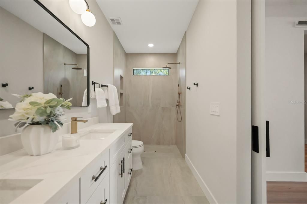For Sale: $414,500 (3 beds, 2 baths, 1900 Square Feet)