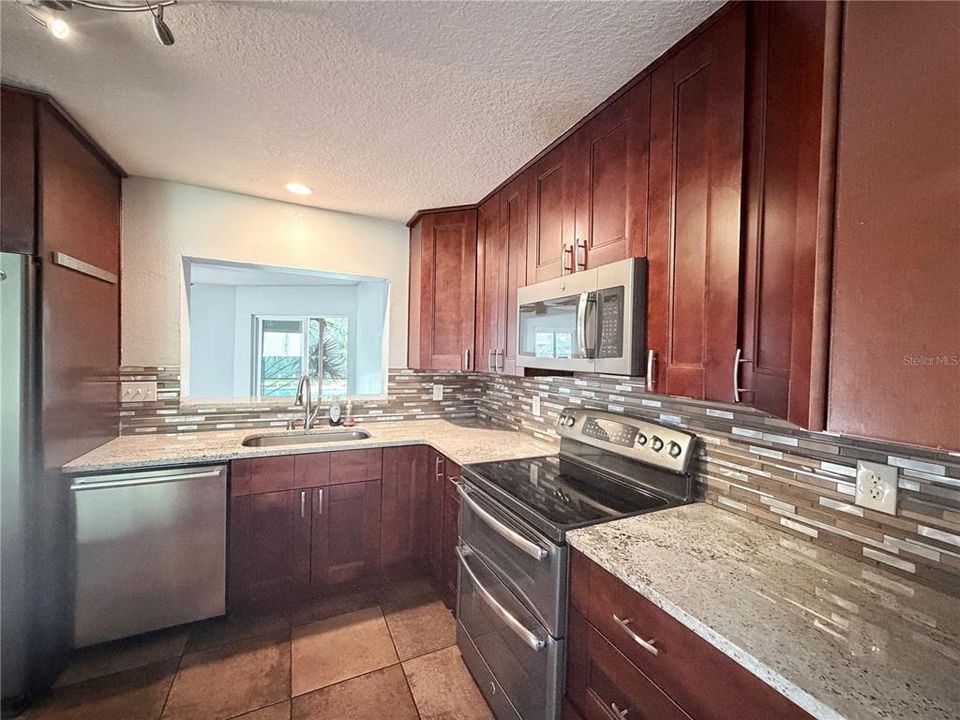 For Rent: $2,800 (3 beds, 2 baths, 1614 Square Feet)
