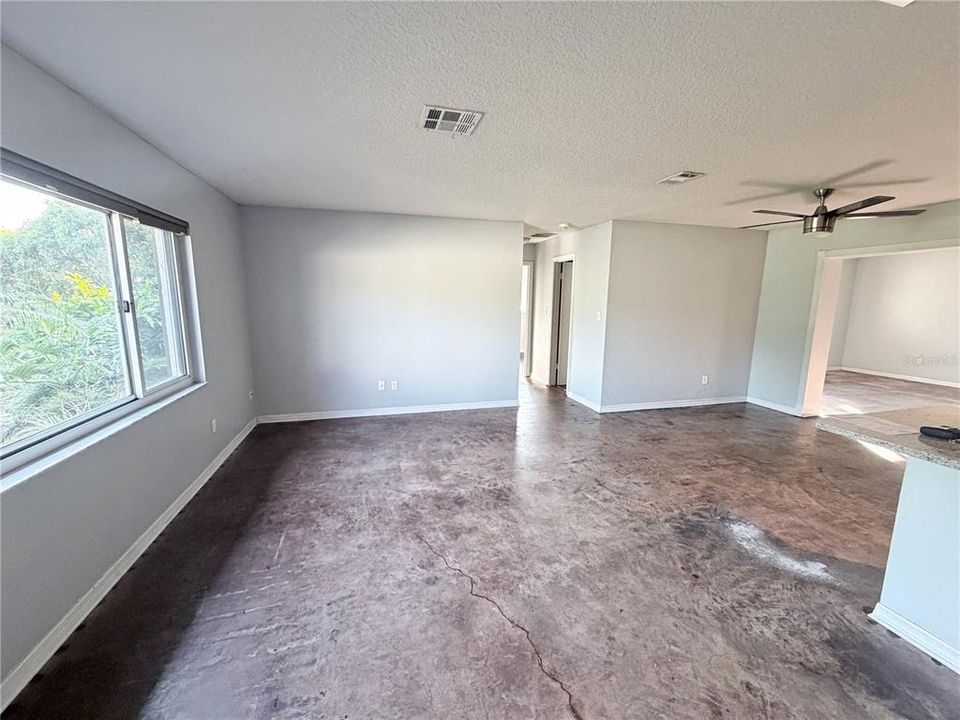 For Rent: $2,800 (3 beds, 2 baths, 1614 Square Feet)