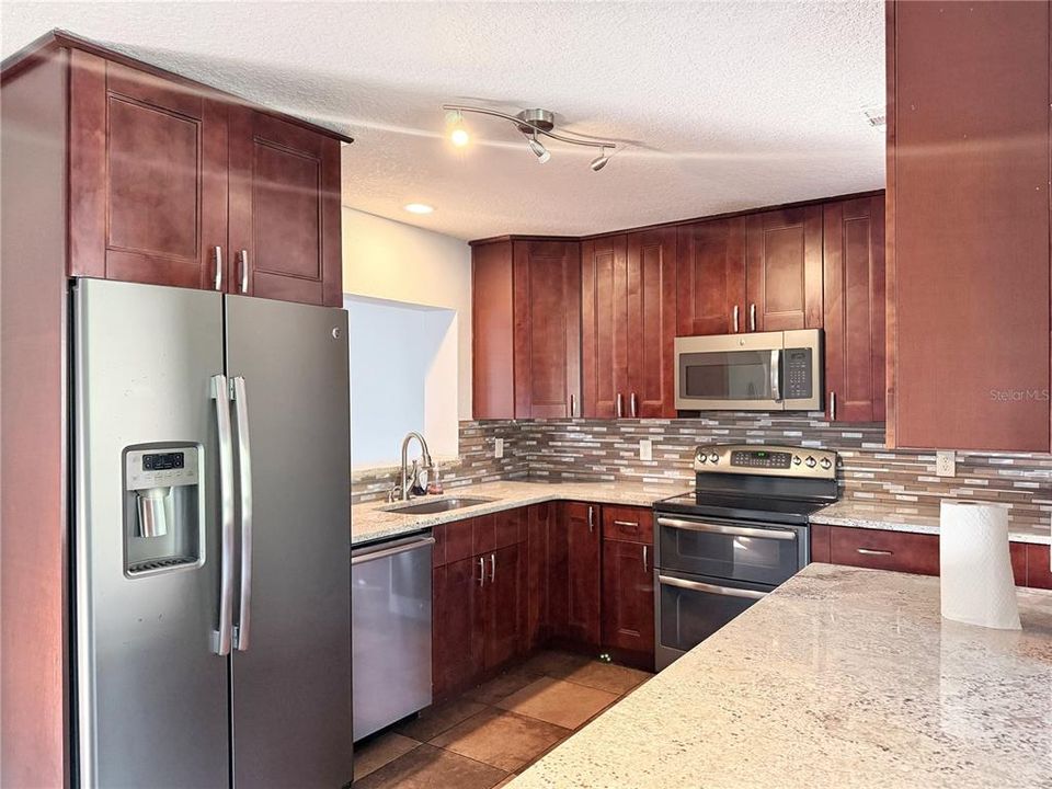 For Rent: $2,800 (3 beds, 2 baths, 1614 Square Feet)