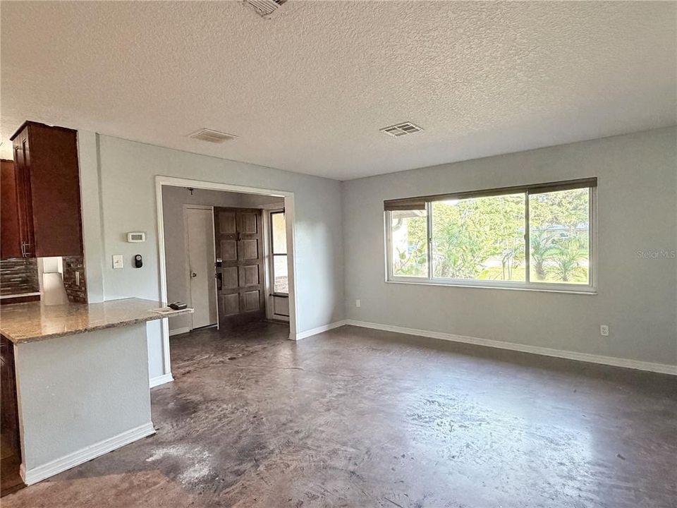 For Rent: $2,800 (3 beds, 2 baths, 1614 Square Feet)