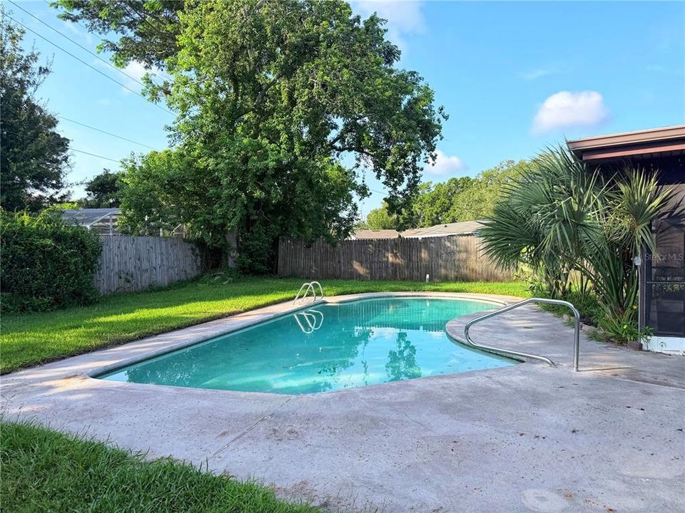 For Rent: $2,800 (3 beds, 2 baths, 1614 Square Feet)