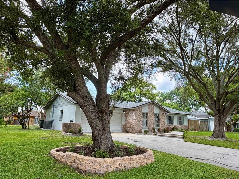 For Rent: $2,500 (3 beds, 2 baths, 1410 Square Feet)