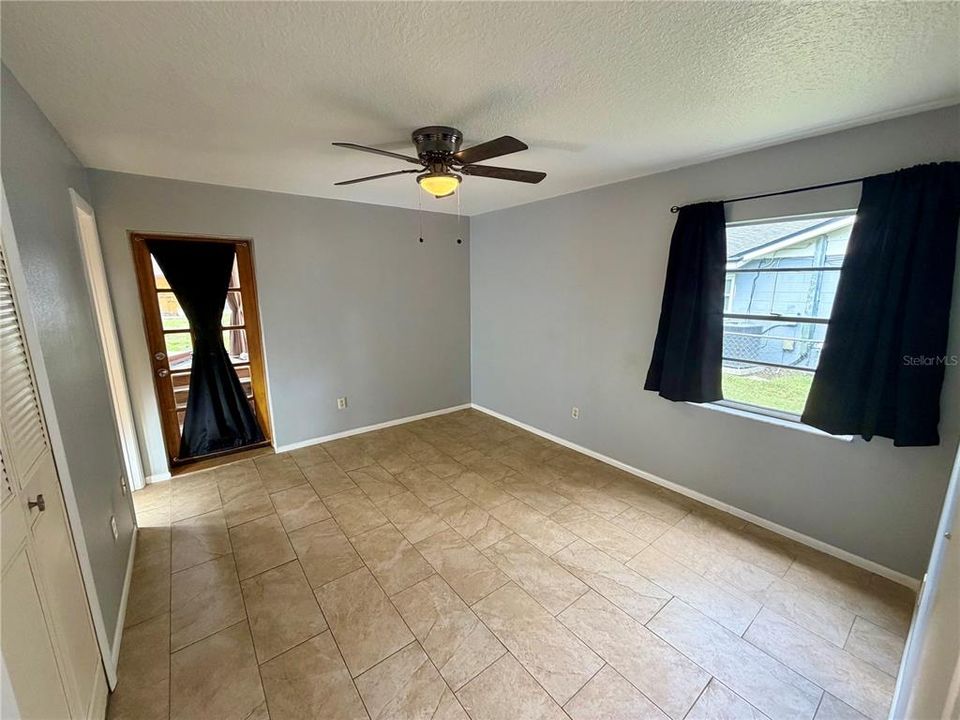 For Rent: $2,500 (3 beds, 2 baths, 1410 Square Feet)
